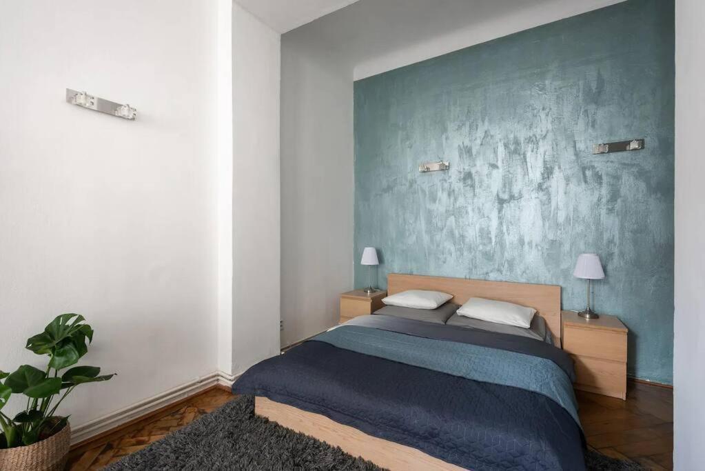 Spacious With Balcony At Wenceslas Sq * Praga