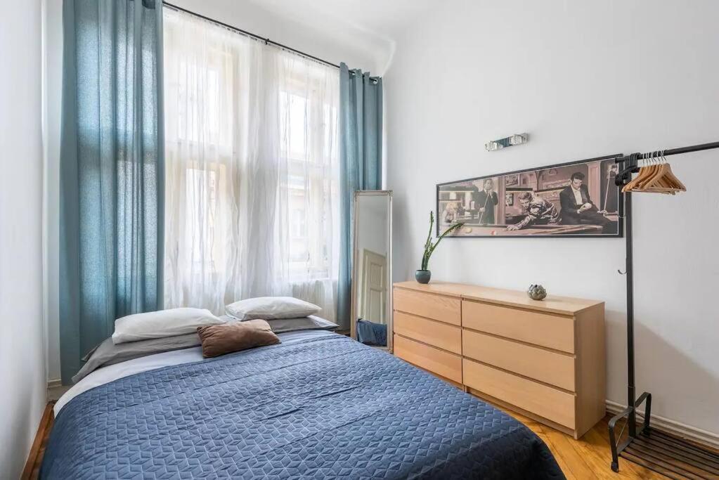 Spacious With Balcony At Wenceslas Sq Apartamento *